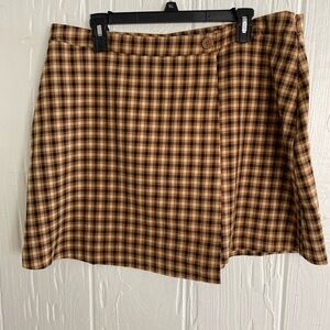 BR Women’s Tan and Brown Plaid Mini Skirt Size 1 X